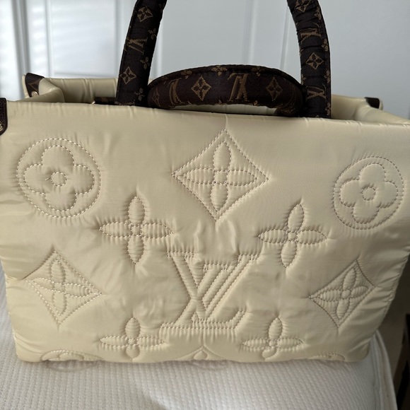 Tote Style Faux Handbag - Picture 3 of 6